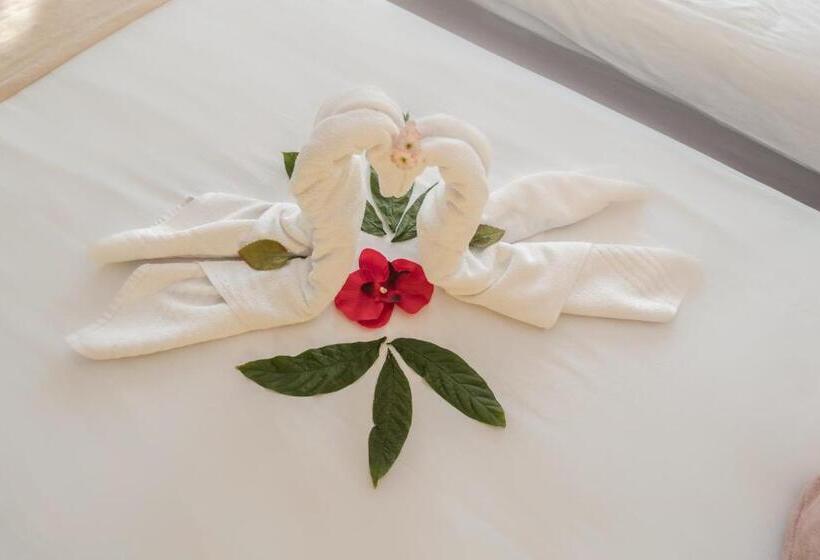 اتاق خانوادگی, Far Life