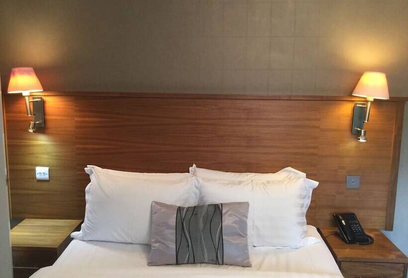 إستوديو قياسى, The New London Carlton Hotel & Service Apartments