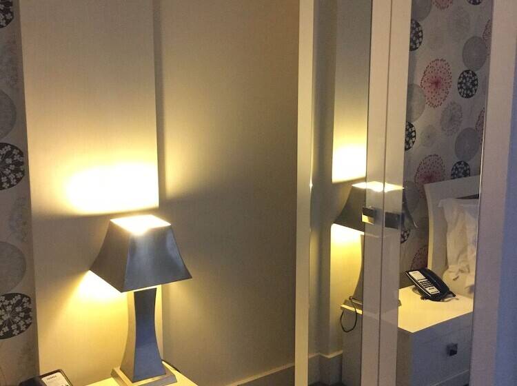 غرفة ديلوكس, The New London Carlton Hotel & Service Apartments