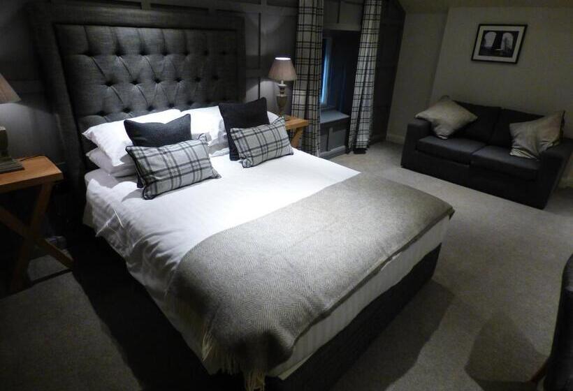 חדר סופריור, The Fenwick Steak & Seafood Pub