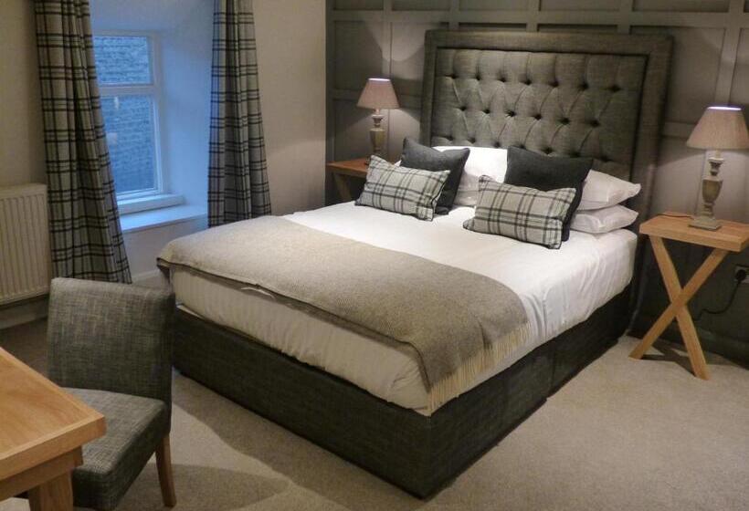 חדר סופריור, The Fenwick Steak & Seafood Pub