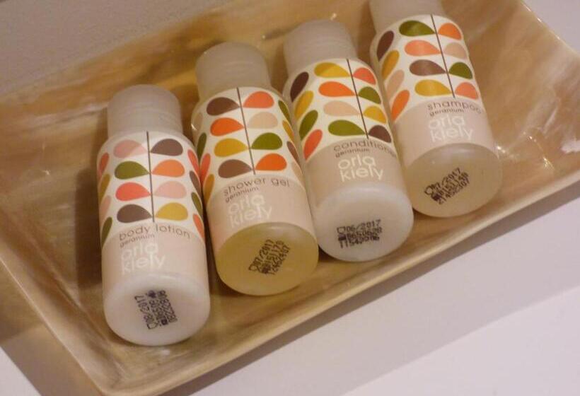 חדר משפתחתי סופריור, The Fenwick Steak & Seafood Pub