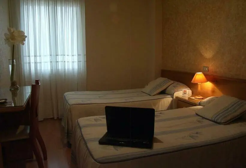 スタンダードルーム, Mélida Ostatua