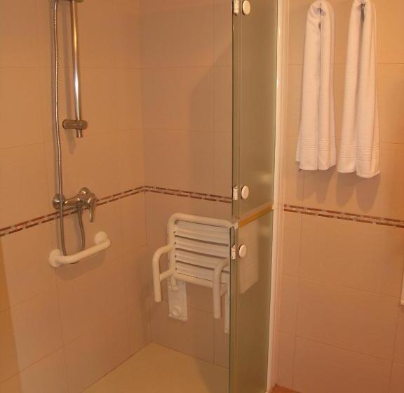 غرفة قياسية, Mélida Ostatua