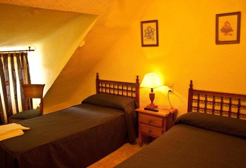 اتاق استاندارد با سرویس بهداشتی مشترک, Hostal Aribel Longinos