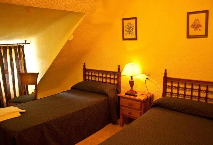 اتاق استاندارد با سرویس بهداشتی مشترک, Hostal Aribel Longinos