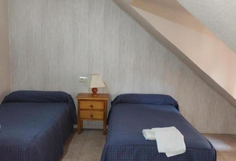 Номер Стандарт Совместная Ванная, Hostal Aribel Longinos