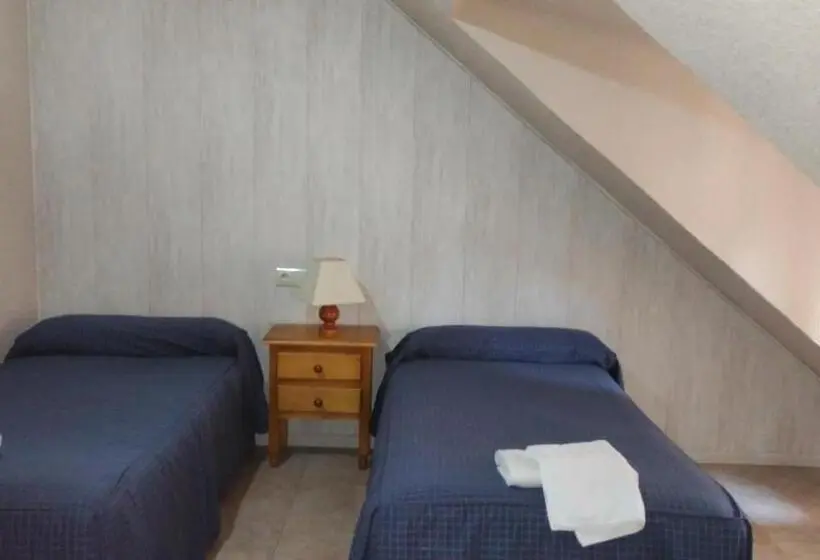 اتاق استاندارد با سرویس بهداشتی مشترک, Hostal Aribel Longinos