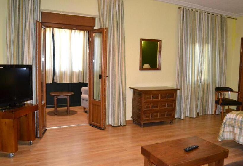 اتاق سوپریور, Hostal Aribel Longinos