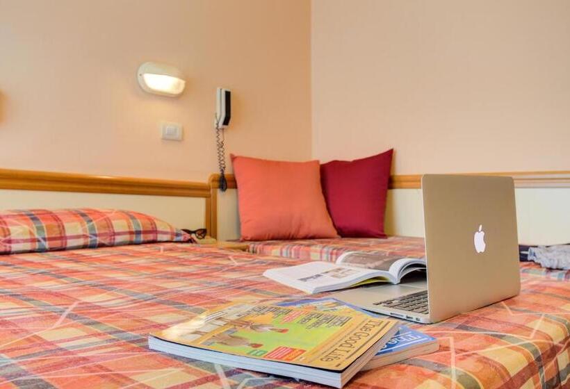 带阳台的三人标准间, Nevada