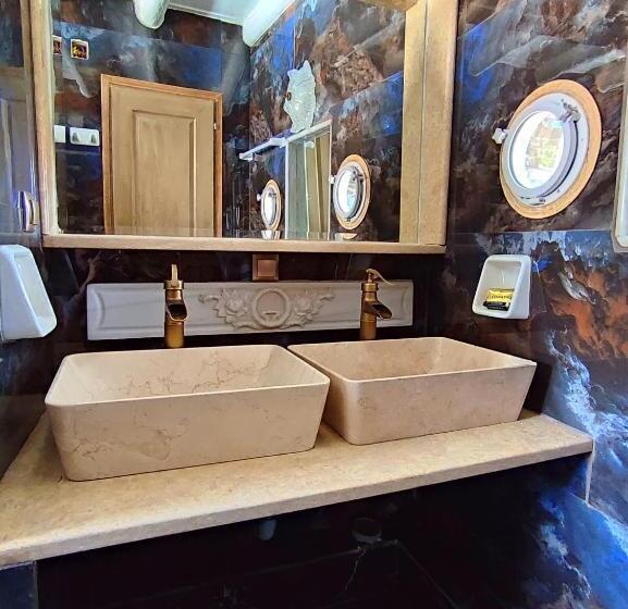 اتاق لوکس با چشم‌انداز دریا, Alexandros By The Beach   Serifos