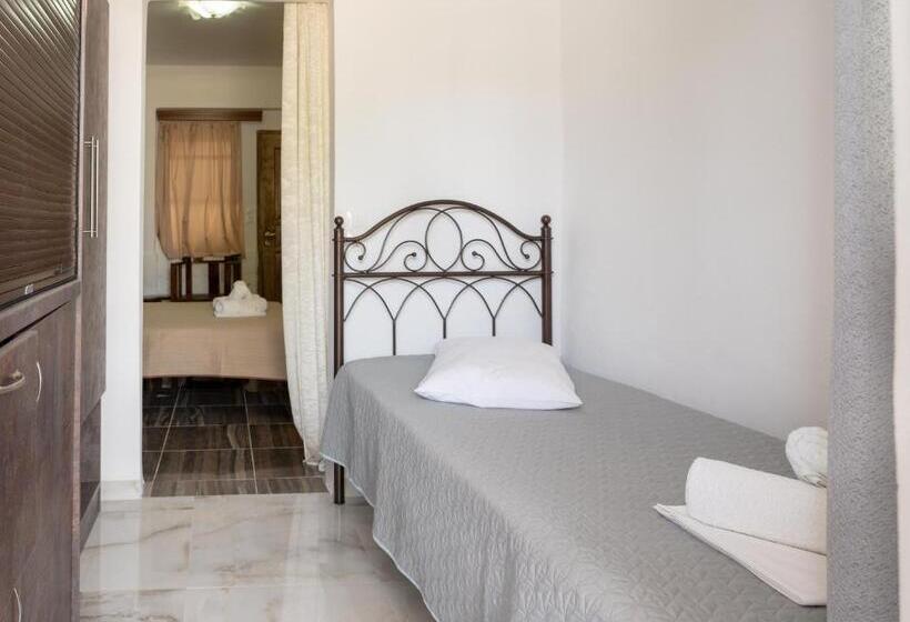 غرفة قياسية ثلاثية مطلة علي الحديقة, Alexandros By The Beach   Serifos