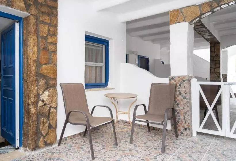 エコノミー4人部屋, Alexandros By The Beach Serifos