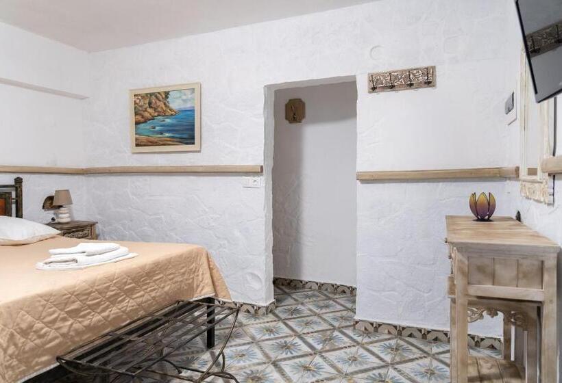 غرفة إقتصادية ثلاثية, Alexandros By The Beach   Serifos