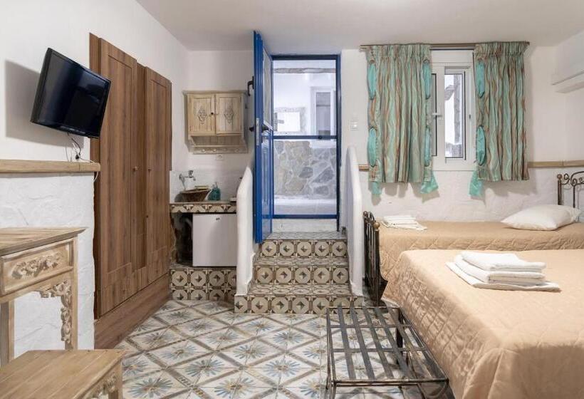 Economy Triple Room, Alexandros By The Beach   Serifos