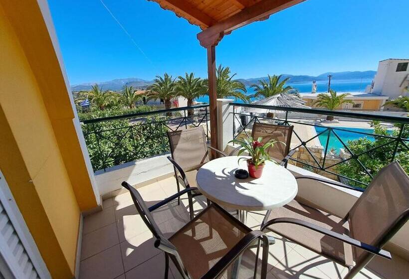 חדר סטנדרט לארבעה, Aretousa