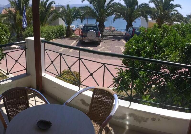 דירת שני חדרים, Aretousa