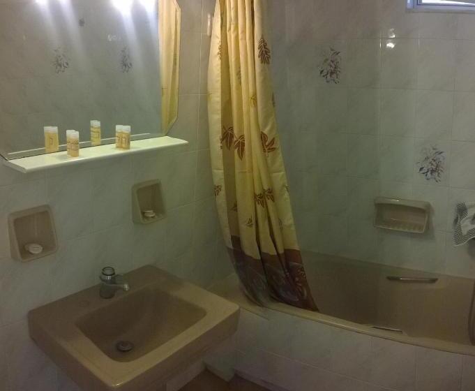 דירת שני חדרים, Aretousa