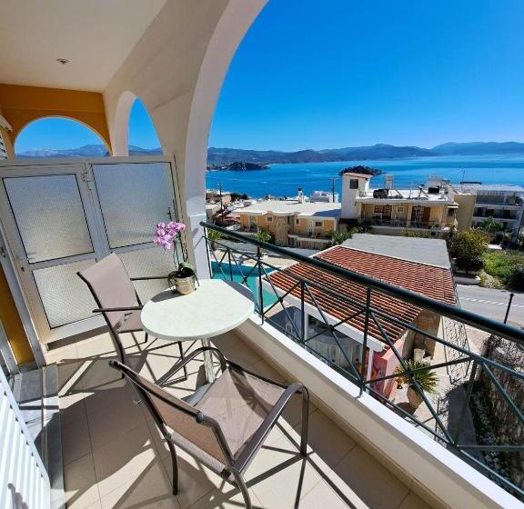 חדר סטנדרט, Aretousa