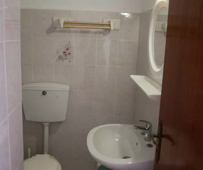Chambre Standard, Asteri