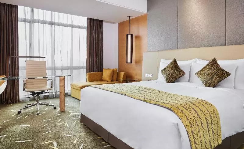 キングサイズベッドのスタンダードルーム, Crowne Plaza Zhongshan Wing On City, An Ihg