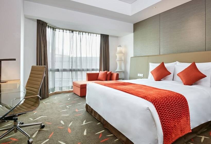 Номер Стандарт Двуспальная Кровать, Crowne Plaza Zhongshan Wing On City, An Ihg