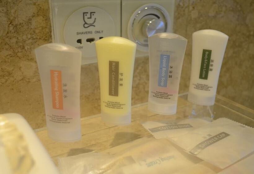 חדר סטנדרט נוף לבריכה, Crowne Plaza Zhongshan Wing On City, An Ihg