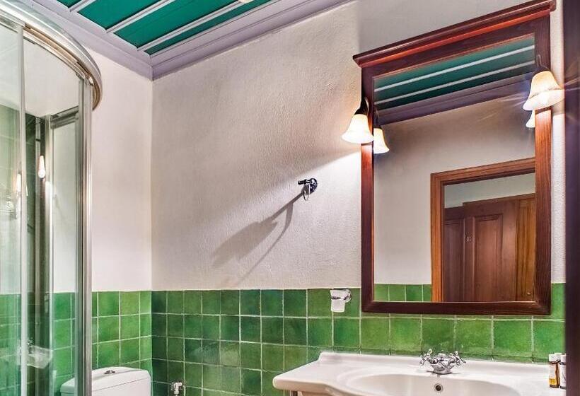 اتاق استاندارد, Dias Guesthouse