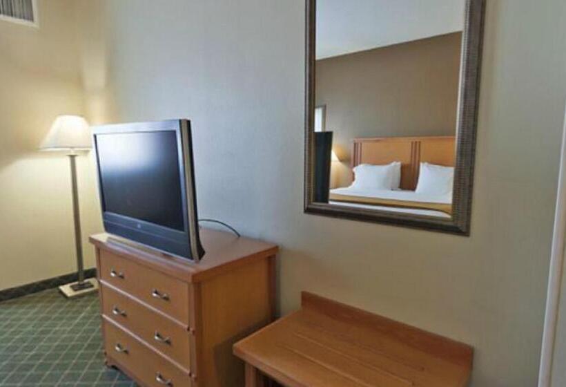 이그제큐티브 스위트 킹침대, Holiday Inn Express Hotel & Suites Lincoln South, An Ihg