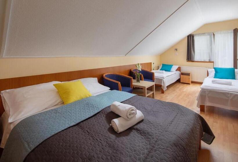 발코니가 있는 4인용 스탠다드 룸, Solero