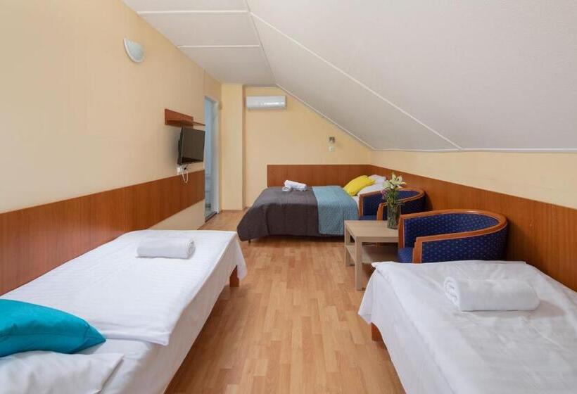 발코니가 있는 4인용 스탠다드 룸, Solero