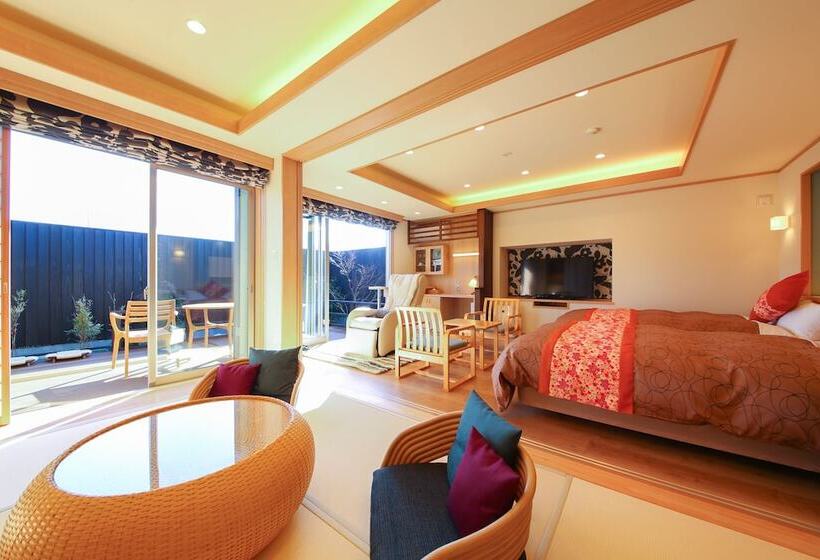 Номер Стандарт с Террасой, Asagirinomieru Yado Yufuin Hanayoshi