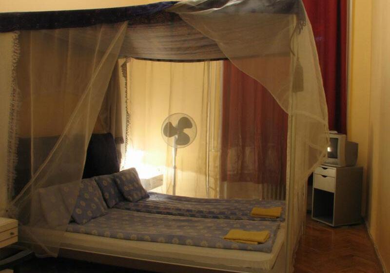 带共用浴室的标准房间, Locomotive Hostel