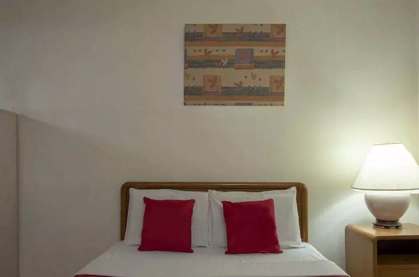 スタンダードルーム, Reddoorz At Broadway Court Apartelle Quezon City