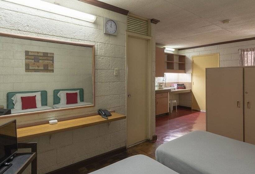 Номер Стандарт, Reddoorz At Broadway Court Apartelle Quezon City