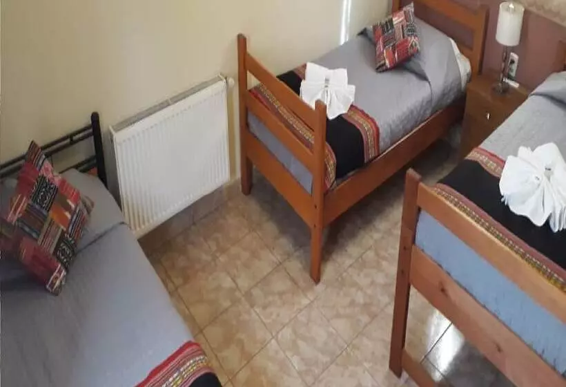 اتاق استاندارد سه نفره, Hostal Katarpe