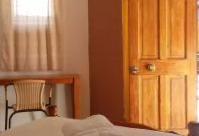 اتاق استاندارد یک نفره, Hostal Katarpe