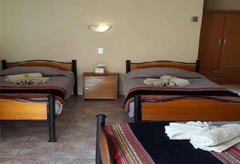 スタンダード４人部屋, Hostal Katarpe