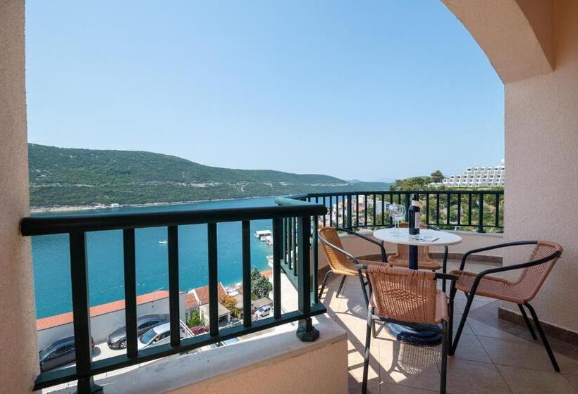 سوییت با چشمانداز دریا, Adria