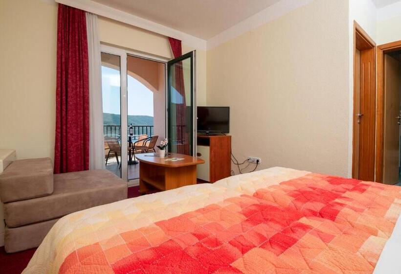 سوییت با چشمانداز دریا, Adria