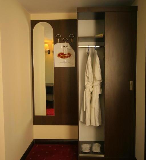 غرفة قياسية مطلة على المدينة, Esplanada