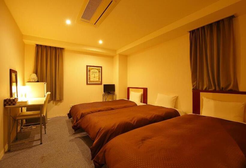 חדר סטנדרט לשלושה, Grampus Inn Osaka