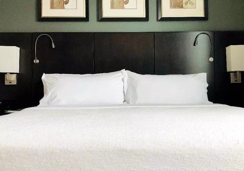 اتاق استاندارد, Holiday Inn Saskatoon Downtown, An Ihg