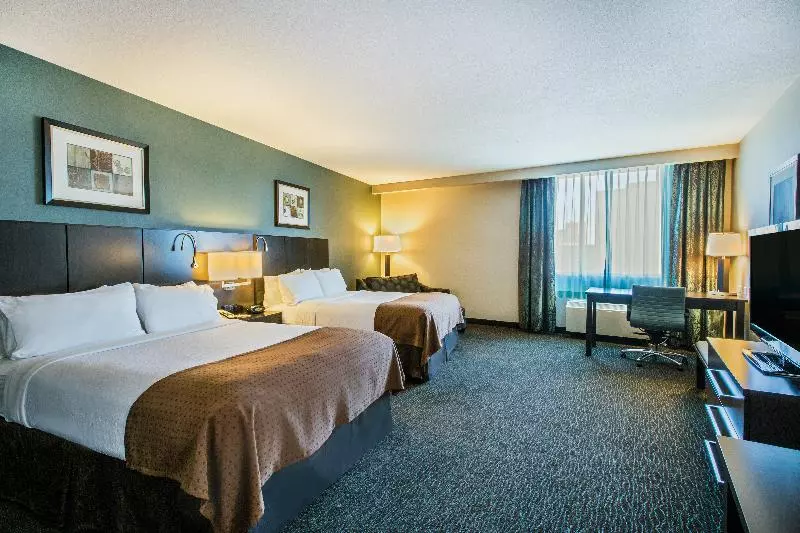 سوییت لوکس, Holiday Inn Saskatoon Downtown, An Ihg