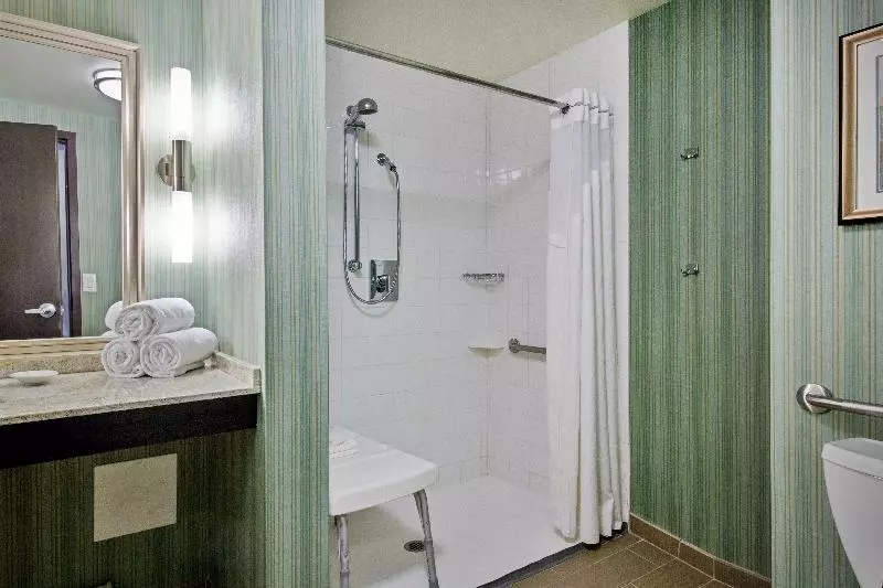 اتاق استاندارد برای معلولان, Holiday Inn Saskatoon Downtown, An Ihg