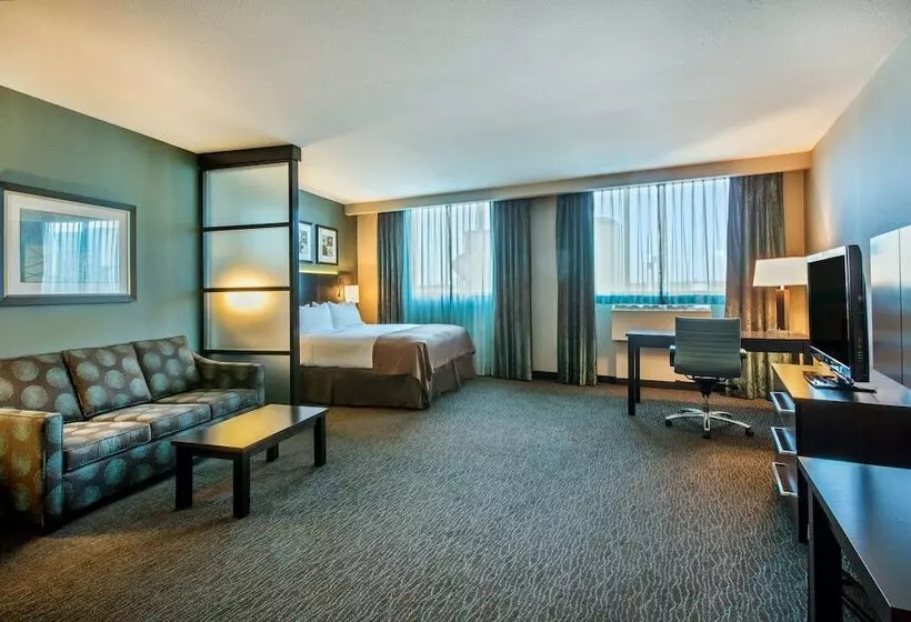 سوییت, Holiday Inn Saskatoon Downtown, An Ihg