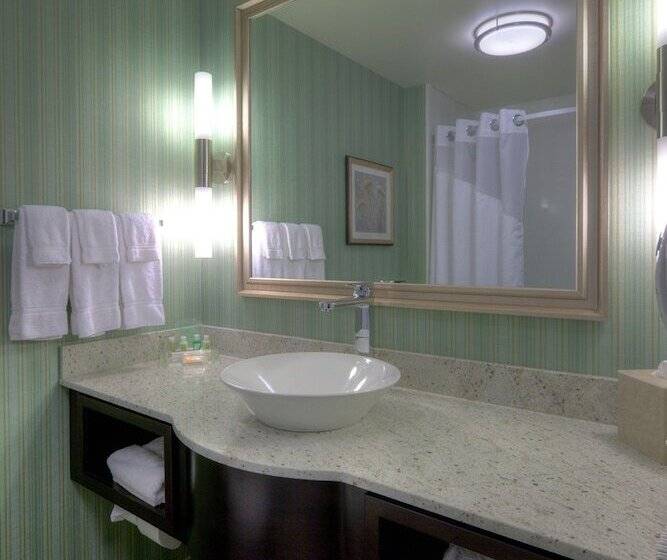 جناح دور أخير, Holiday Inn Saskatoon Downtown, An Ihg