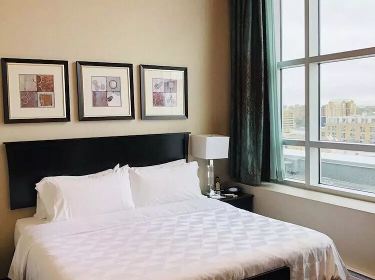 سوئیت پنت هاوس, Holiday Inn Saskatoon Downtown, An Ihg