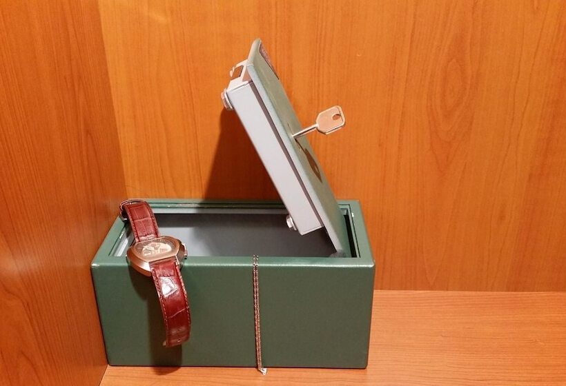 스탠다드 트리플 룸, Leon   Ristorante Al Cavallino Rosso