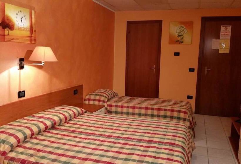 스탠다드 트리플 룸, Leon   Ristorante Al Cavallino Rosso